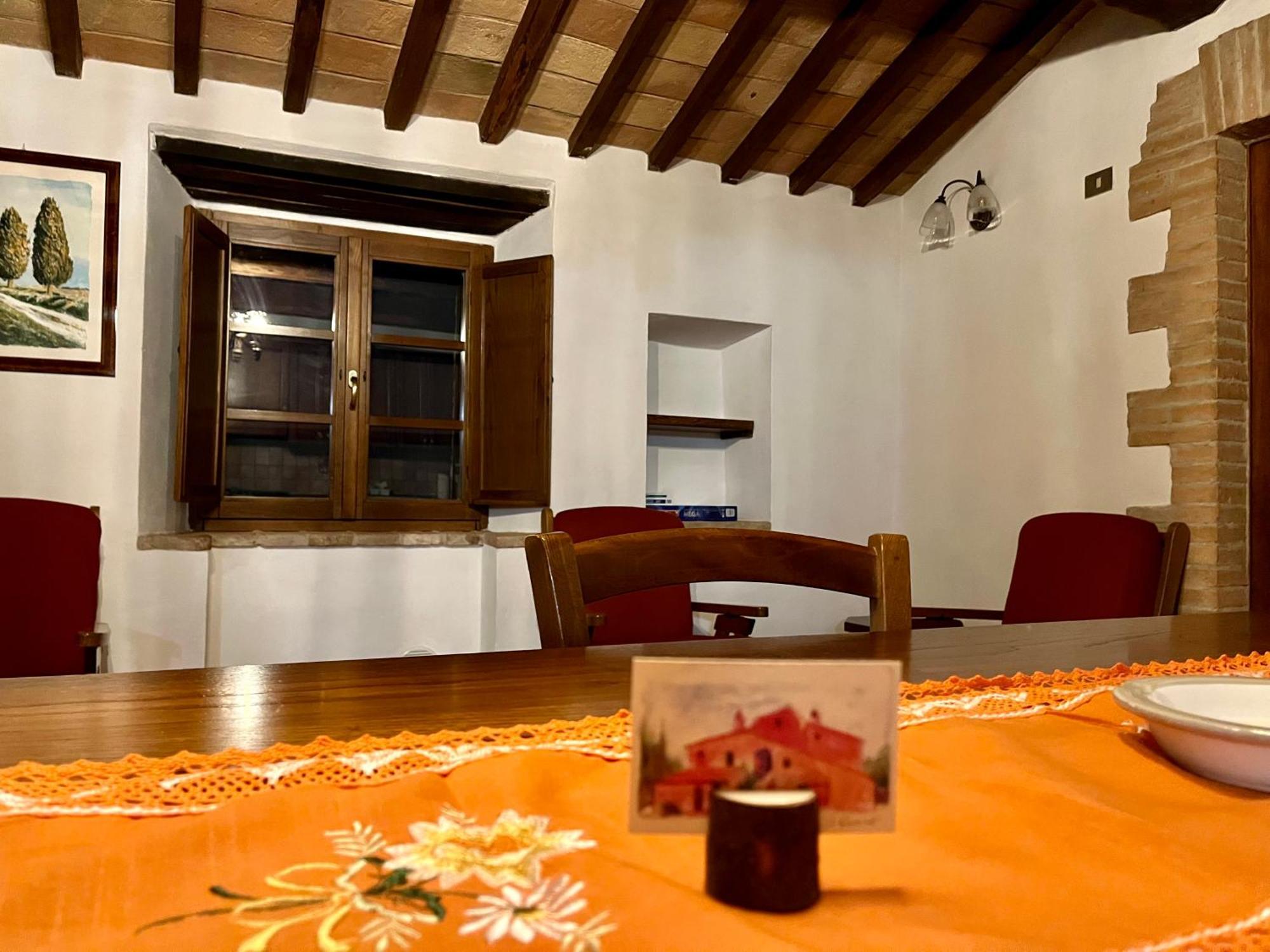 Agriturismo Le Querciole In Val D'Orcia Баньо-Виньони Номер фото