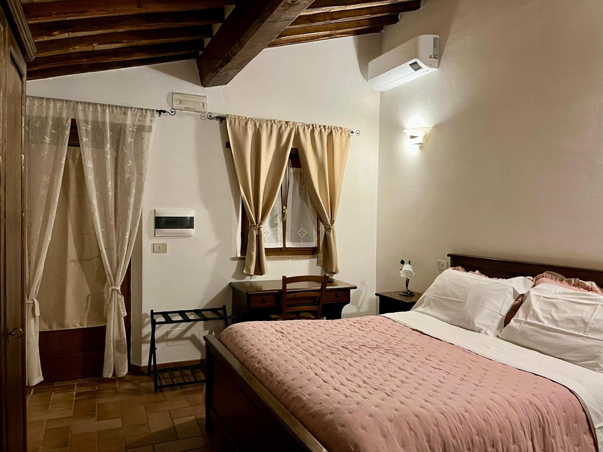 Agriturismo Le Querciole In Val D'Orcia Баньо-Виньони Номер фото